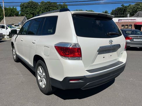 Used 2013 Toyota Highlander SE AWD/4WD image 3