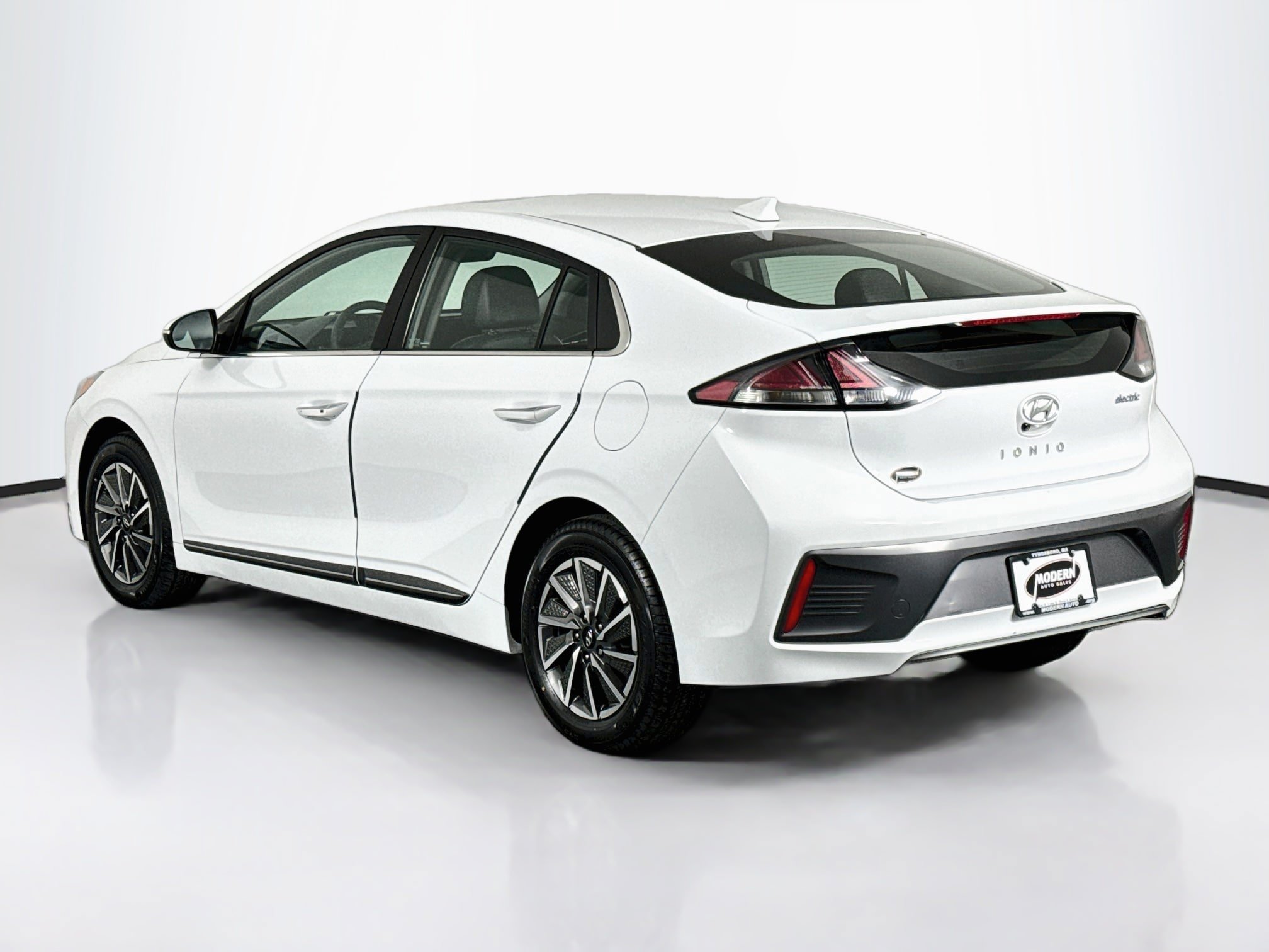 Used 2021 Hyundai Ioniq Limited FWD image 13