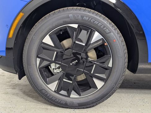 New 2026 Kia Sportage SX image 9