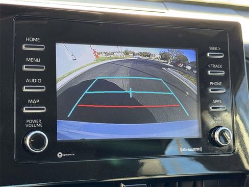 Used 2023 Toyota Camry SE image 4