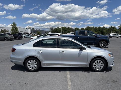 Used 2016 Volkswagen Jetta S FWD image 4