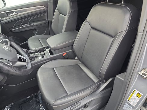 Used 2020 Volkswagen Atlas Cross Sport SEL R-Line image 15