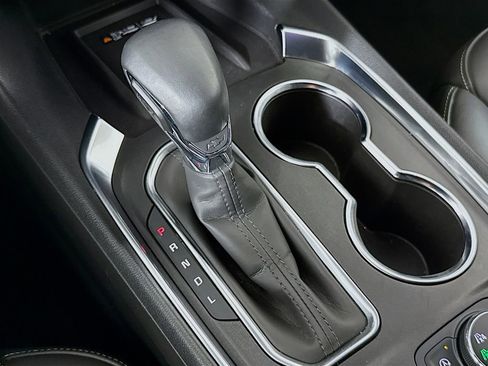 Used 2024 Chevrolet Traverse LT image 16