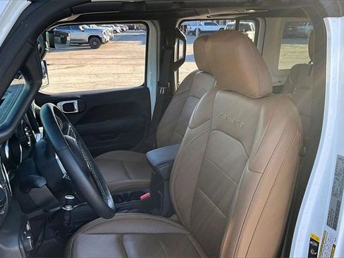 Used 2023 Jeep Wrangler Unlimited Sahara w/ Cold Weather Group image 21