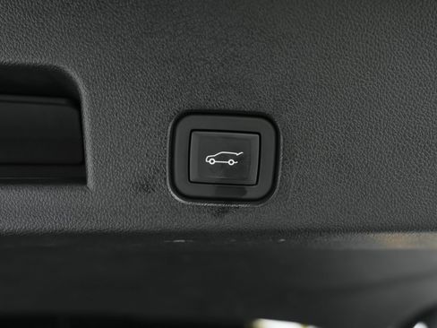 Used 2024 GMC Acadia Elevation image 43