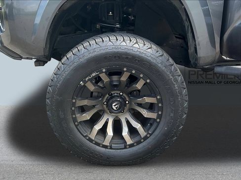 Used 2016 Toyota Tacoma Limited w/ Towing Package AWD/4WD image 24