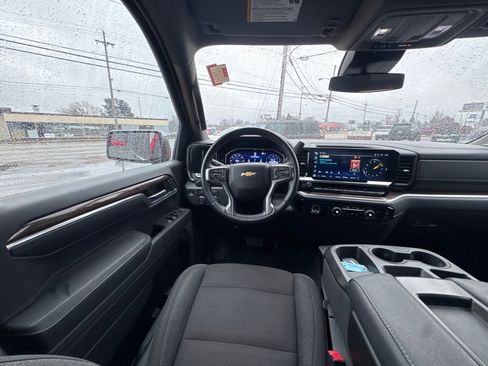 Used 2023 Chevrolet Silverado 1500 LT AWD/4WD image 29