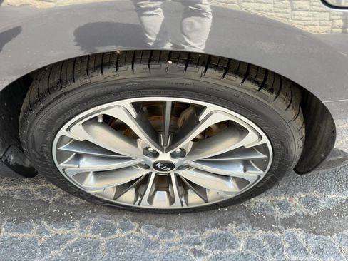 Used 2017 Kia Cadenza Technology FWD image 30
