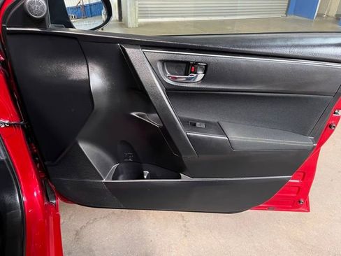 Used 2017 Toyota Corolla LE FWD image 11