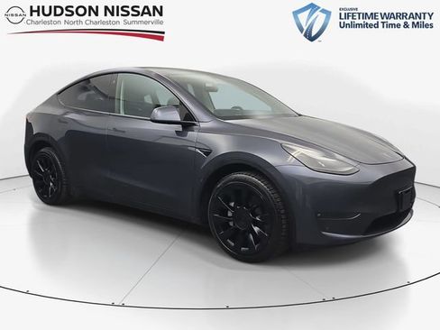 Used 2023 Tesla Model Y Long Range AWD/4WD image 1