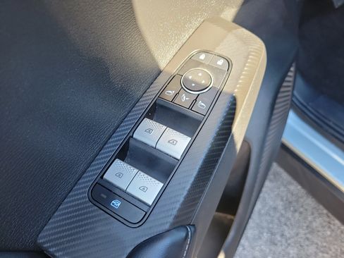 Used 2024 Mitsubishi Outlander SE image 19