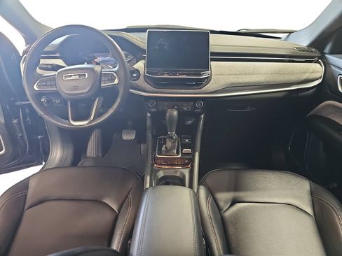 Used 2024 Jeep Compass Latitude AWD/4WD image 9