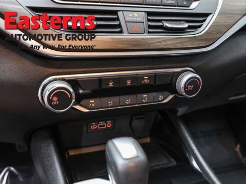 Used 2024 Nissan Altima 2.5 SV FWD image 20