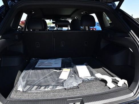 New 2026 Volkswagen Tiguan SE R-Line image 25