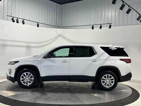 Used 2023 Chevrolet Traverse LS FWD image 14