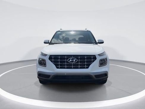 New 2026 Hyundai Venue SEL FWD image 3