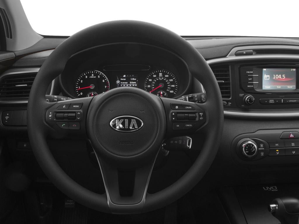 Used 2017 Kia Sorento AWD image 4