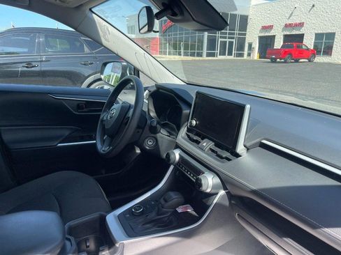 Used 2023 Toyota RAV4 LE AWD/4WD image 2
