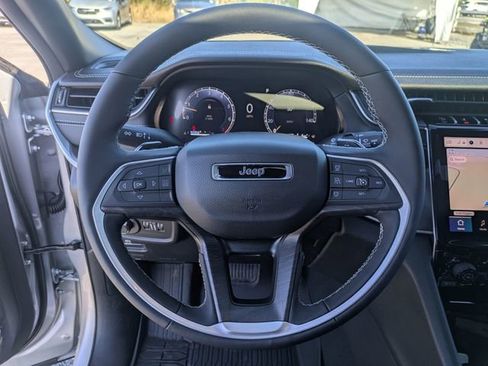 New 2025 Jeep Grand Cherokee Limited AWD/4WD image 14