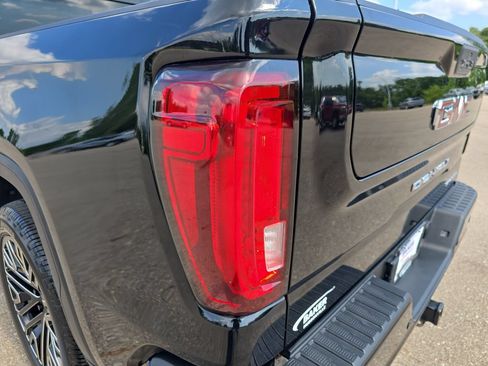 Certified 2020 GMC Sierra 1500 Denali w/ Denali Ultimate Package AWD/4WD image 37
