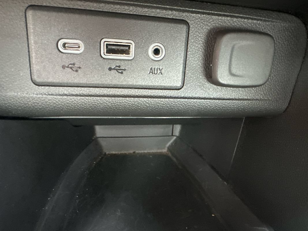 Used 2022 Buick Encore GX Select FWD image 25