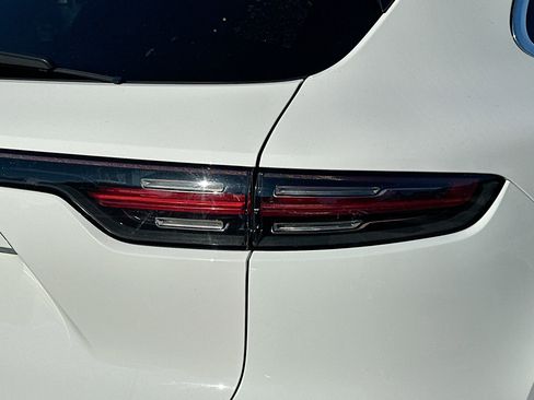 Used 2019 Porsche Cayenne Turbo image 30