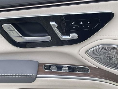 Used 2022 Mercedes-Benz EQS 450+ Sedan image 17