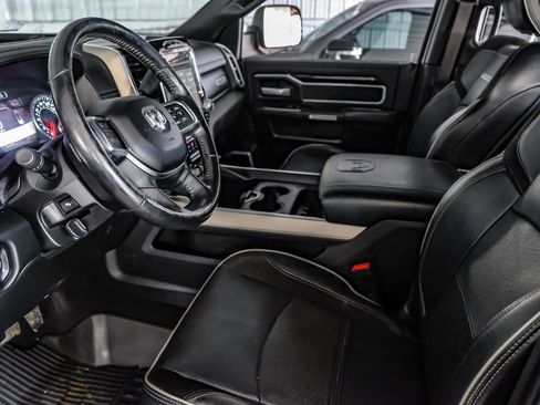 Used 2019 RAM 2500 Laramie w/ Black Appearance Package AWD/4WD image 14