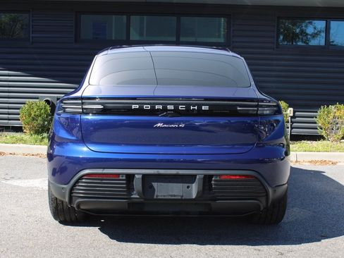 Used 2024 Porsche Macan 4 Electric image 6