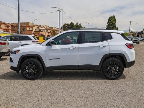 New 2026 Jeep Compass Latitude image 7