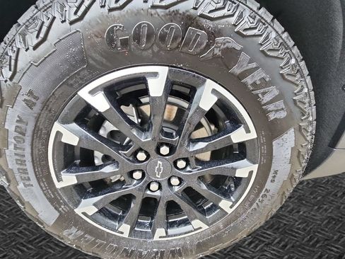 Used 2026 Chevrolet Traverse Z71 w/ LPO, Floor Liner Package AWD/4WD image 12