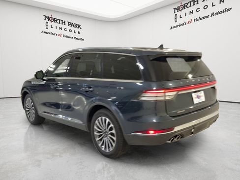 Used 2023 Lincoln Aviator Reserve w/ Elements Package Plus RWD image 3
