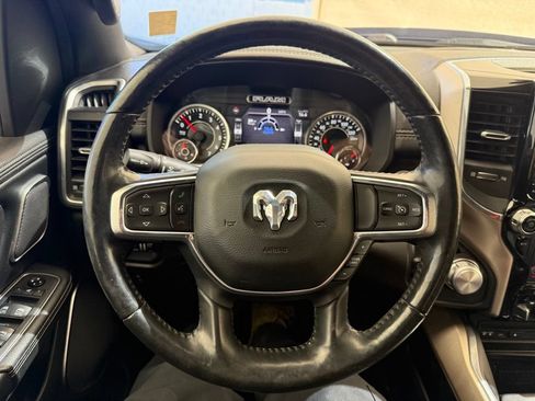 Used 2019 RAM 1500 Laramie AWD/4WD image 16
