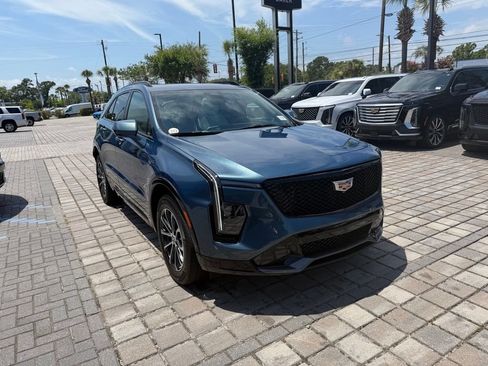 Used 2025 Cadillac XT4 Sport FWD image 5