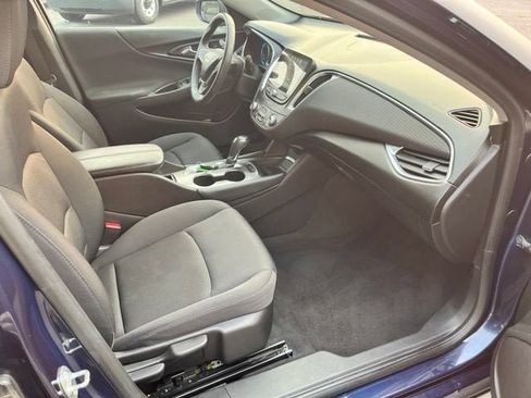 Used 2016 Chevrolet Malibu LT FWD image 19