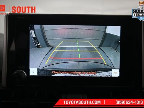 Used 2025 Toyota RAV4 XLE AWD/4WD image 18