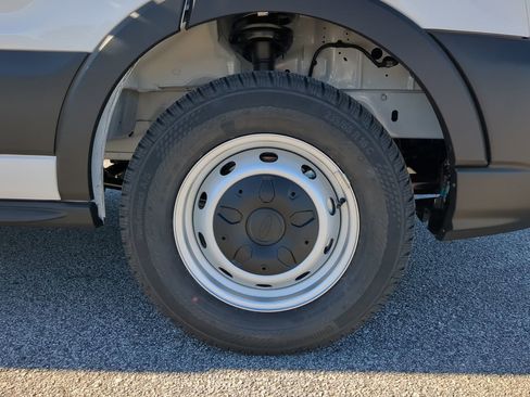 New 2026 Ford Transit 250 XL image 9