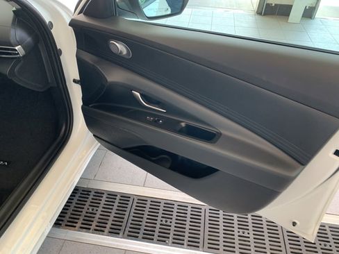New 2026 Hyundai Elantra SE FWD image 19