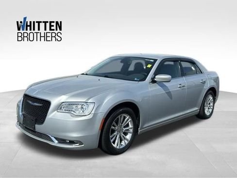 Used 2020 Chrysler 300 Touring w/ Driver Convenience Group image 1