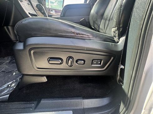 Used 2015 Lincoln Navigator 4WD image 11