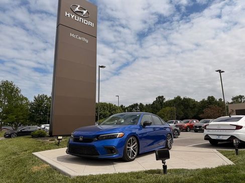Used 2024 Honda Civic Touring image 1