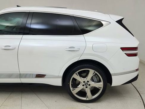 Used 2024 Genesis GV80 2.5T w/ Prestige Package image 10