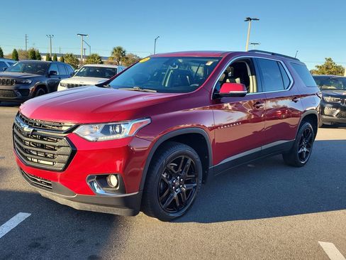 Used 2019 Chevrolet Traverse LT w/ LPO, Black Accent Package image 2