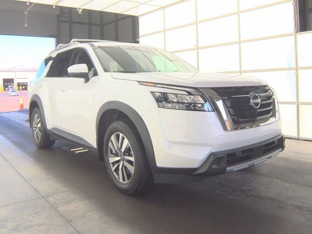 Certified 2025 Nissan Pathfinder SL FWD image 11