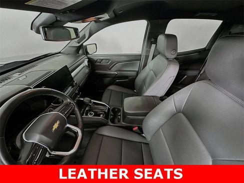 Used 2024 Chevrolet Colorado LT w/ LT Convenience Package III image 2