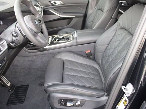 Used 2026 BMW X7 xDrive40i w/ M Sport Package image 5