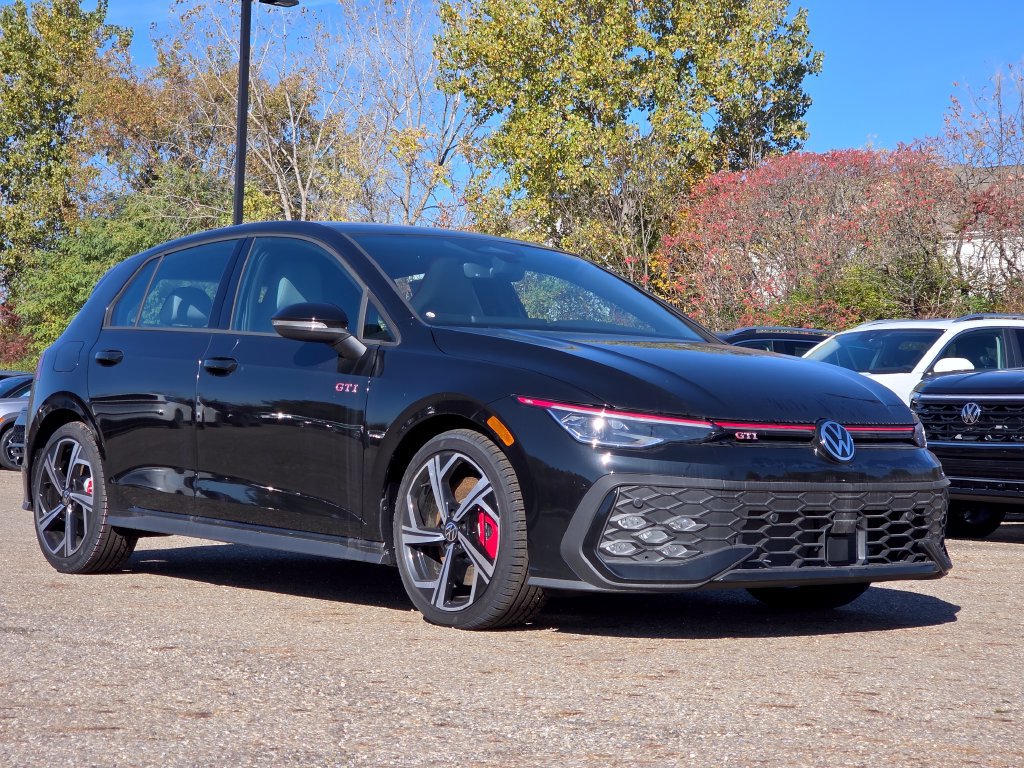 New 2026 Volkswagen GTI SE FWD image 5