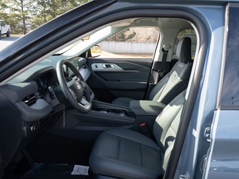 New 2026 Ford Explorer Active w/ Active Comfort Package image 14