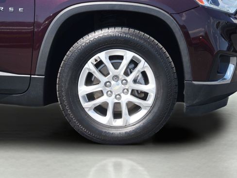 Used 2019 Chevrolet Traverse LT w/ LPO, Floor Liner Package FWD image 4