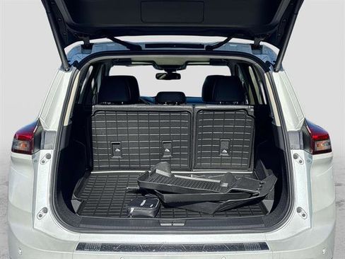 Used 2025 Nissan Rogue Platinum w/ Tech Package image 13